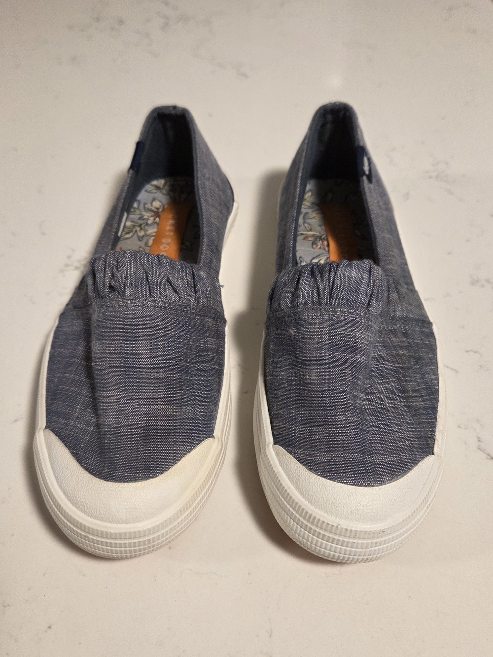 Rocket Dog Blue Chambray Slip-On Sneaker. Size 6